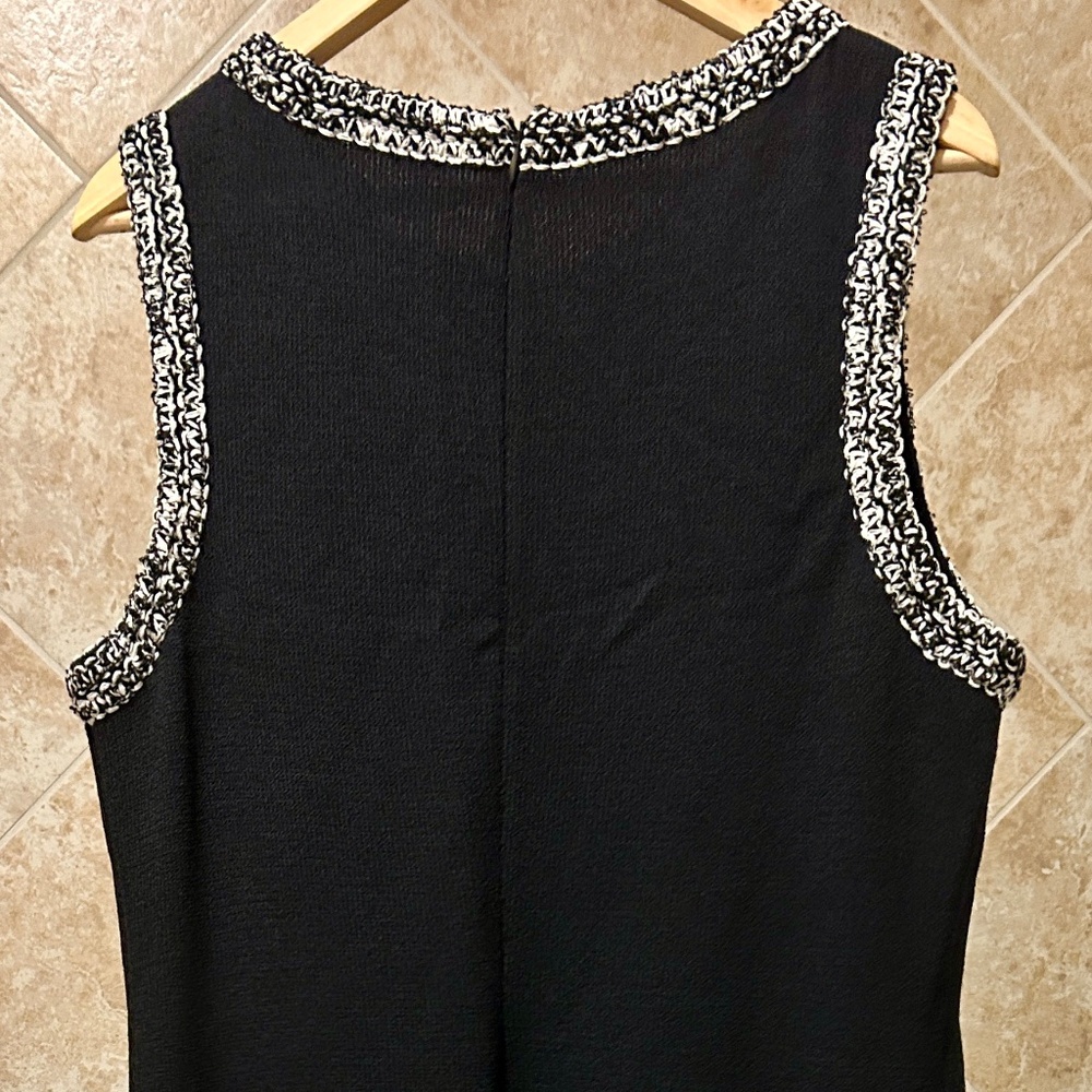St. John Collection Chanel Style Black Bouclé Trim Wool Knit Sheath Dress, sz 12 - Picture 4 of 9